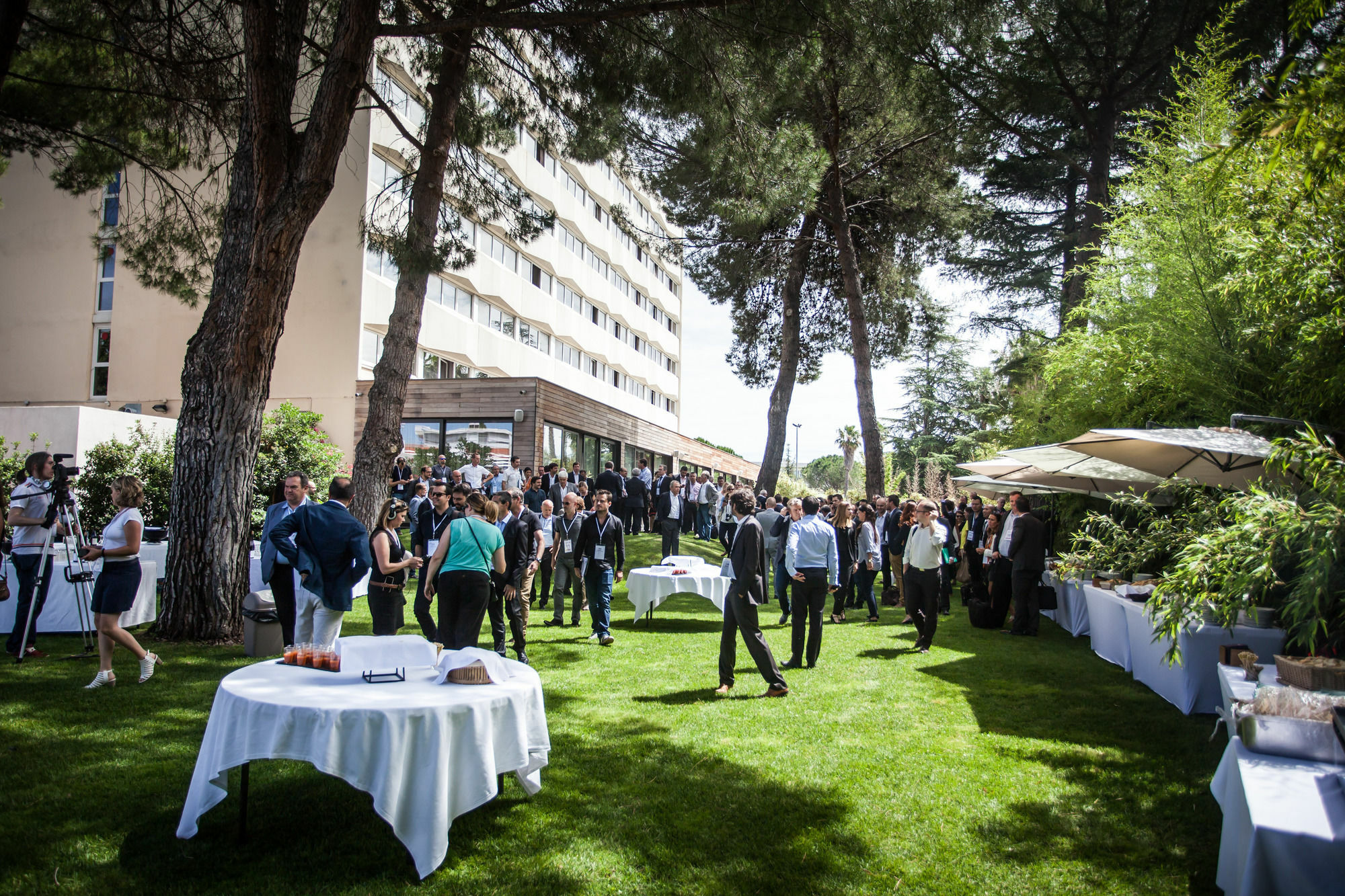 Hotel C Suites Chambres Spacieuses Nimes Exterior photo